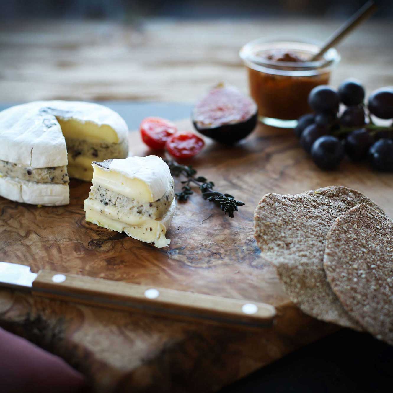 Cutting board from Olive Wood Handcrafted – Jamailah